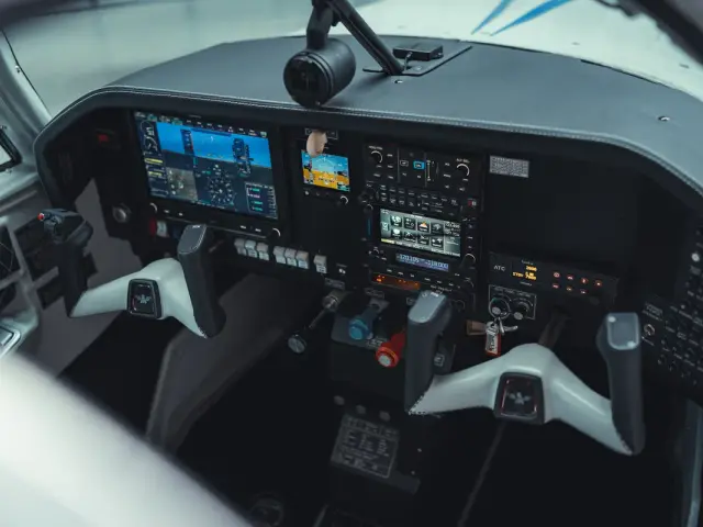 Upgrade aircraft Mooney M20J-201