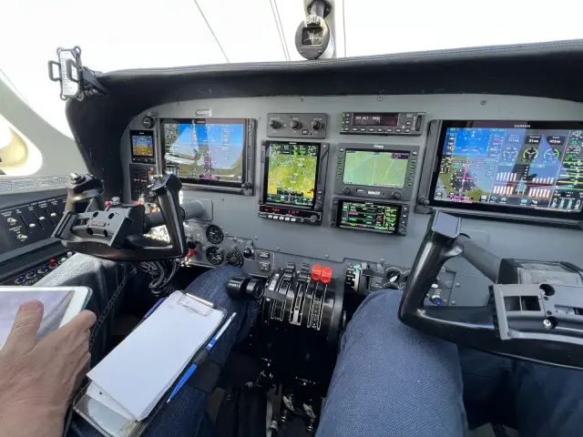 Cockpit in flight with the new displays