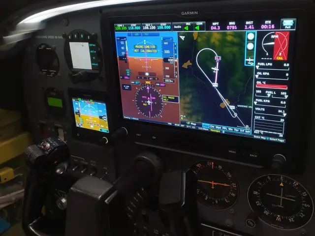 Finished cockpit with the G3X displays