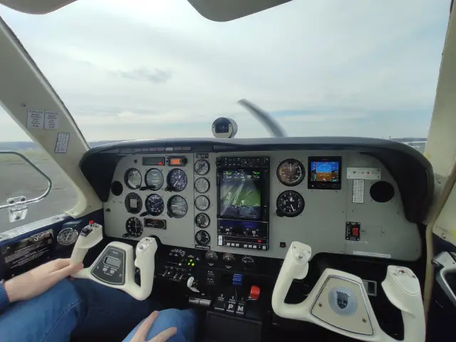 Finished panel seen from the pilot seat in flight