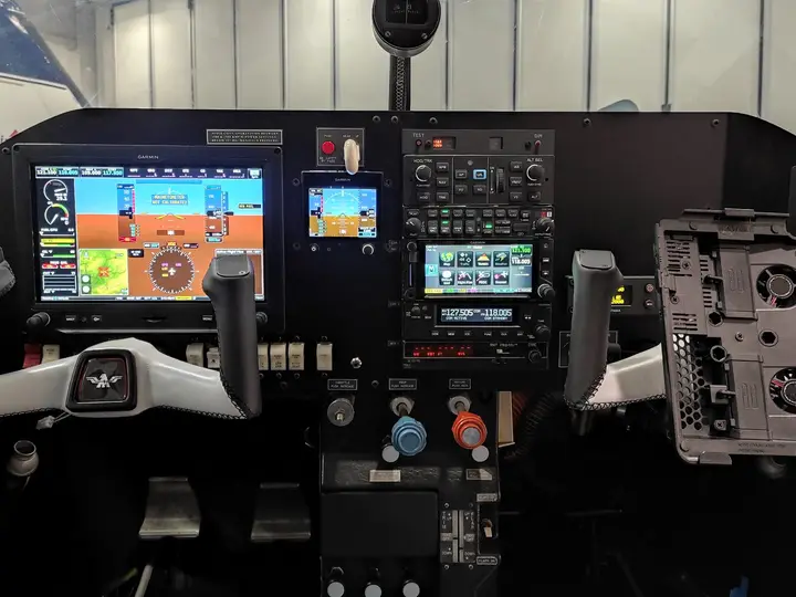Finished instrument panel with Garmin G3X Touch displays