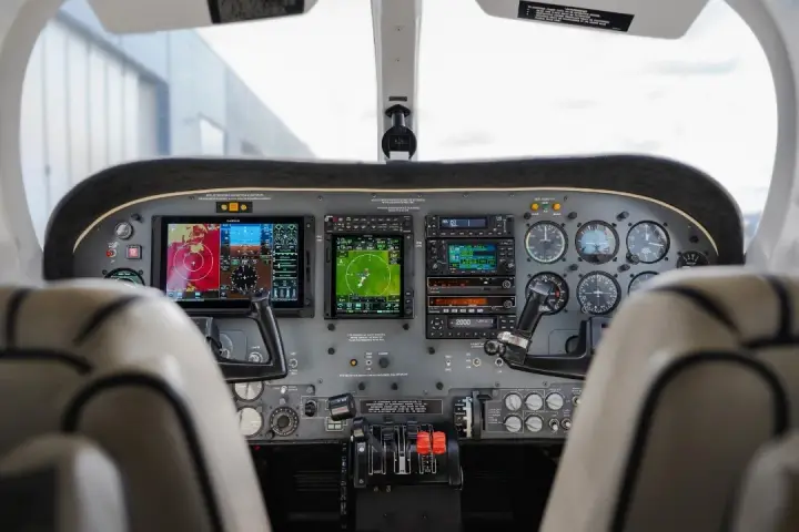 Cessna 340A cockpit with the new G500 TXi and GTN 750Xi
