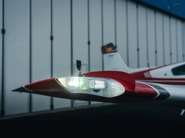 Whelen LED lights in the wing tip