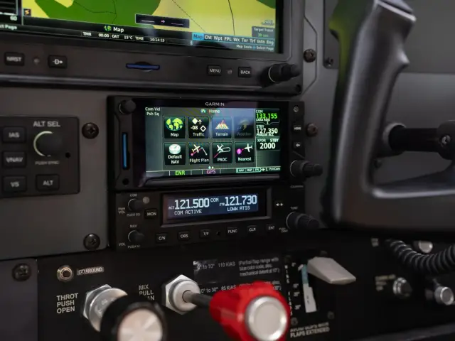 Garmin navigator and radio stack