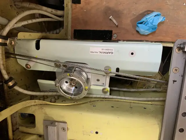 Garmin GFC 500 autopilot servo installed